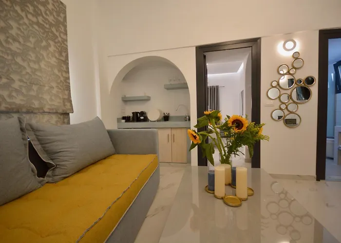 Avant Garde * Firostefani