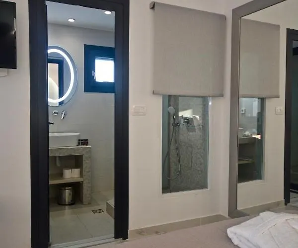 Avant Garde Firostefani